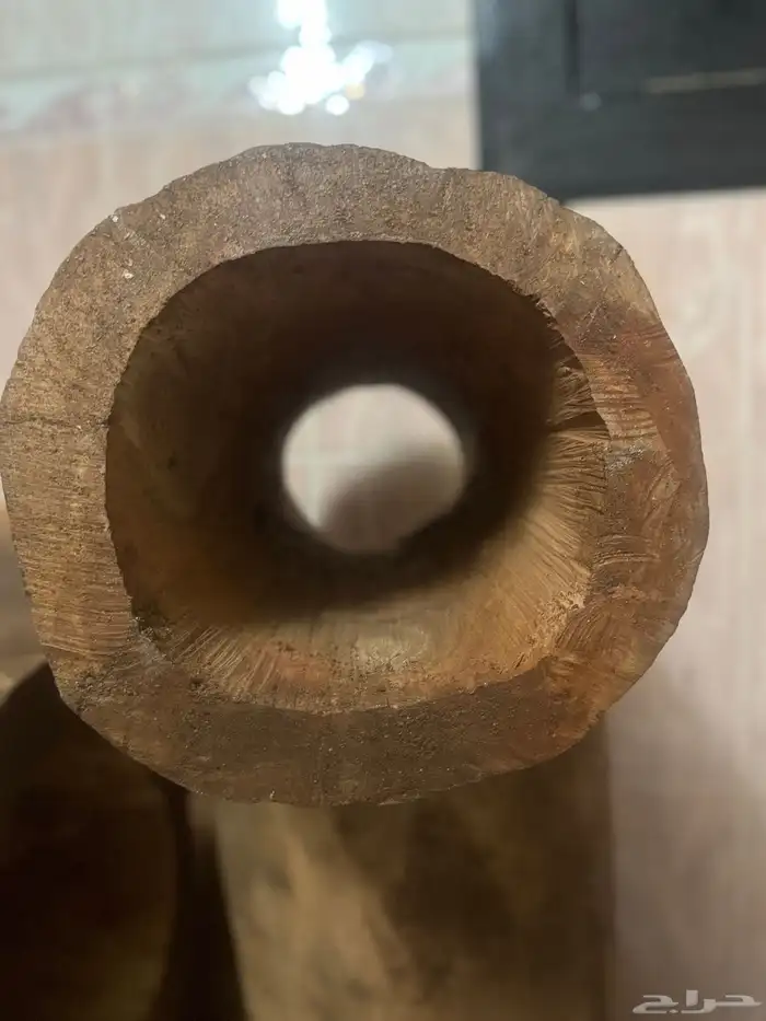 خشب نحل جبلي النوع لوز اللون احمر 2