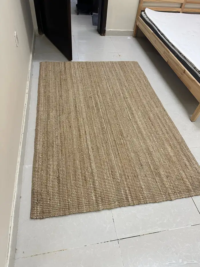 سرير وستارة وفرشة ومودم 2