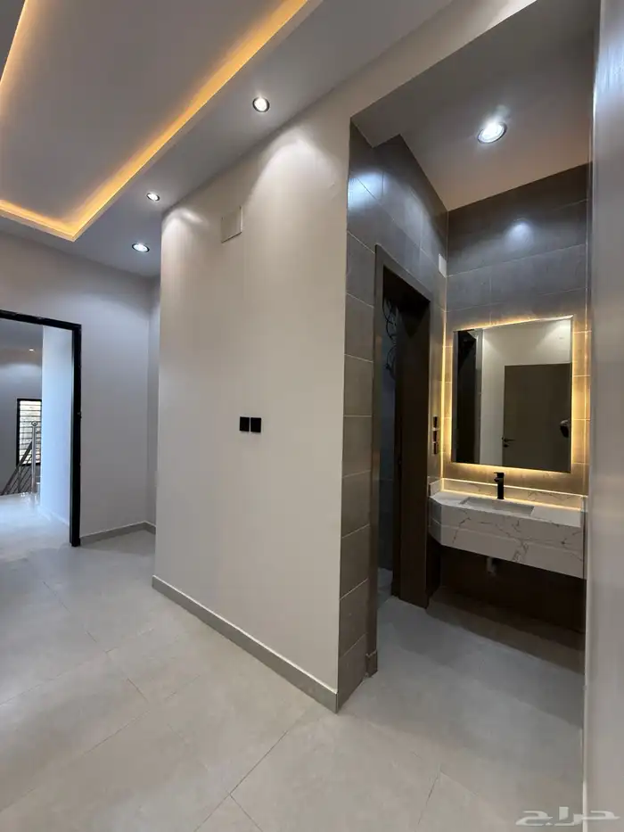 للبيع روف علوي بملحق تشطيب VIP في حي الورود شمال الراقي 24