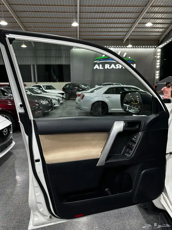 برادو ديزل 2019 لؤلؤي بريمي لدى معرض(عبيد الرشيدي) 19