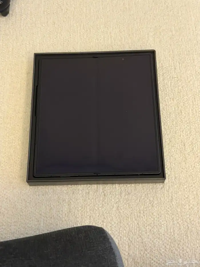 للبيع سامسونج 7 فولد اسود 256 7fold 1