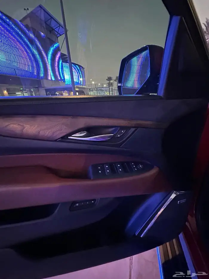 كاديلاك اسكاليدا 37