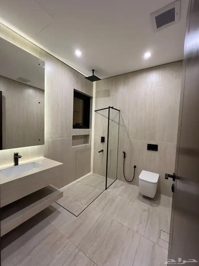 للبيع شقق جديدة فندقية فاخرة بالملك فهد بموقع ممتاز 27