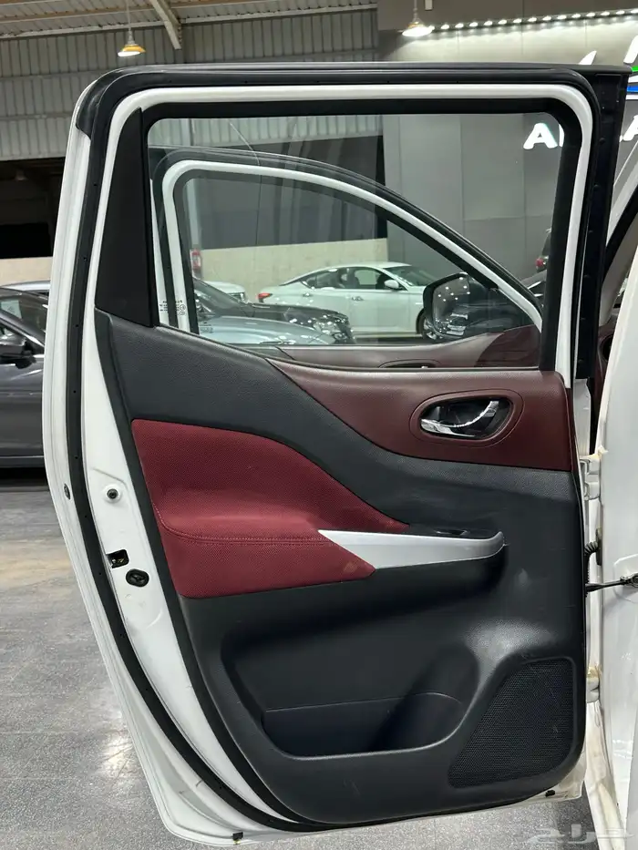 نافارا ديزل 2018 فل كامل دبل لدى معرض(عبيد الرشيدي) 22