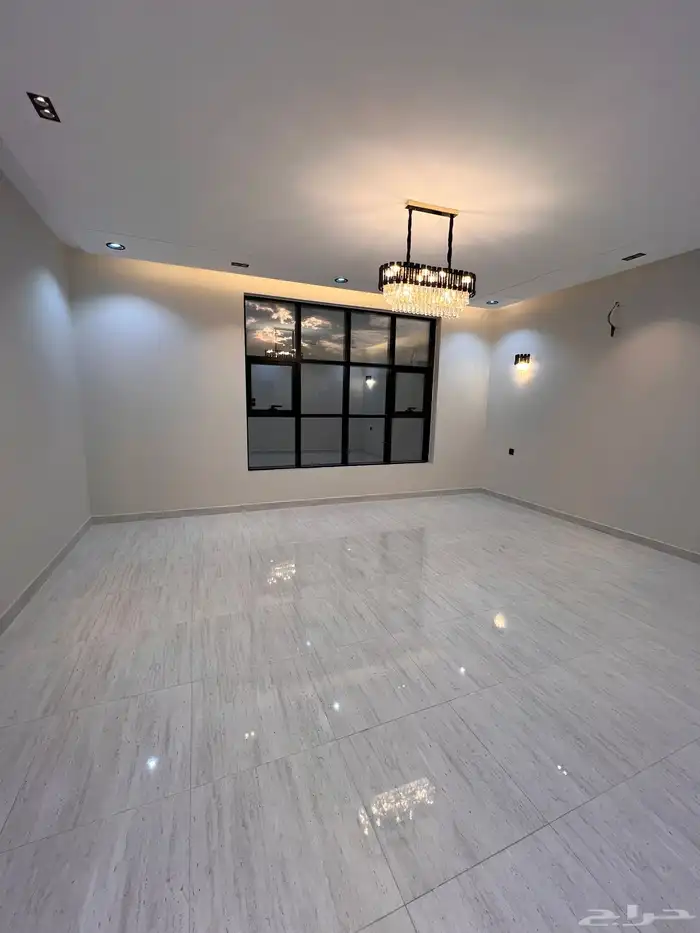 للبيع فيلا روف دور ثاني مع ملحق حى الراقى خميس مشيط 6