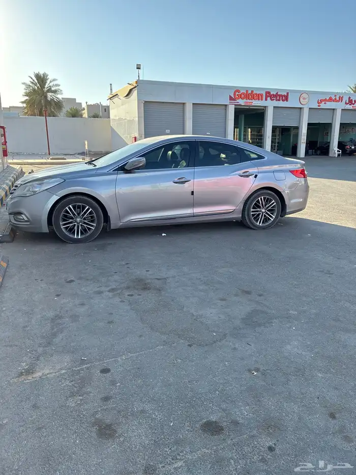 ازيرا 2012 للبيع او للبدل بسيارة دفع رباعي 0