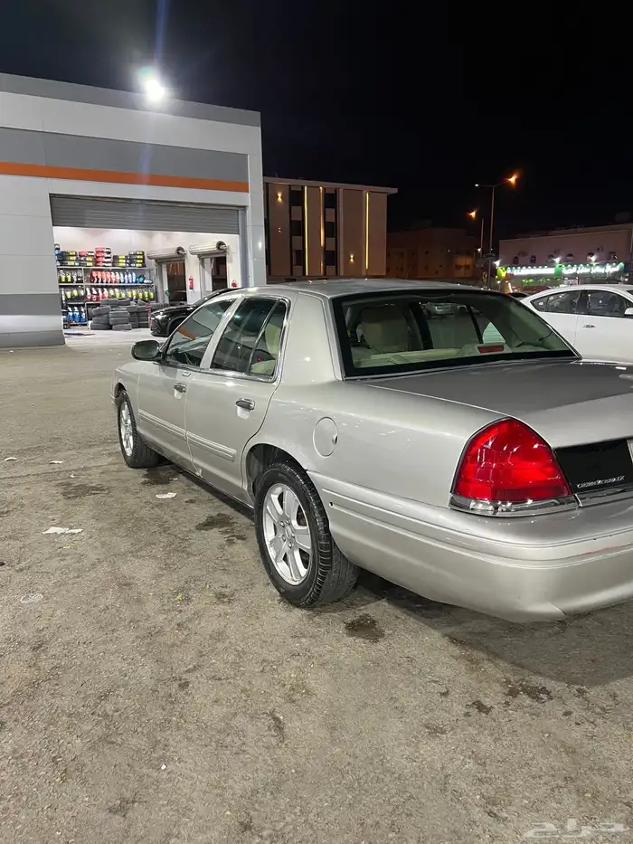 فورد كروان فكتوريا 0