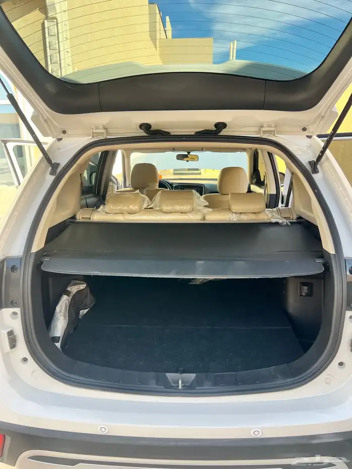 ميستوبيشي اوتلاندر سياره عائليه انيقه و خفيفة 2