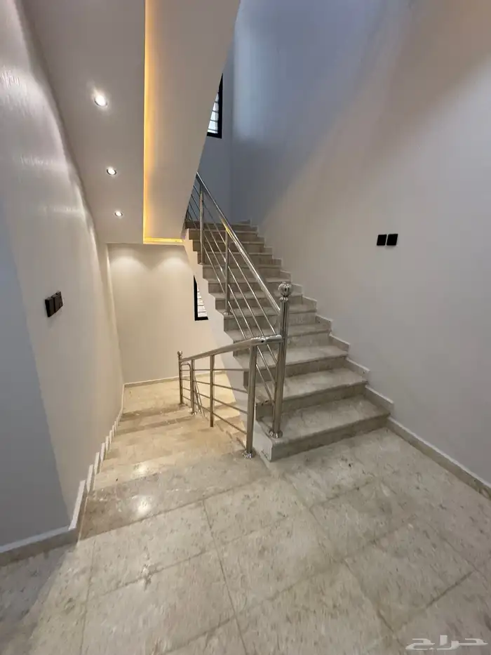 للبيع روف علوي دور ثاني مع ملحق بمشب مدخل مستقل 650 الف 2