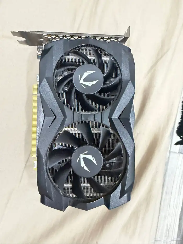 قطع بيسي كيس مع 1660ti 1