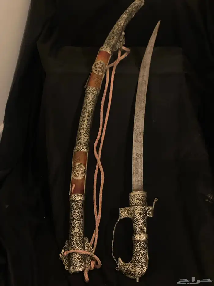 سيف قديم مغربي السله حاده ومنقوشه والجراب مزخرف نقش 3