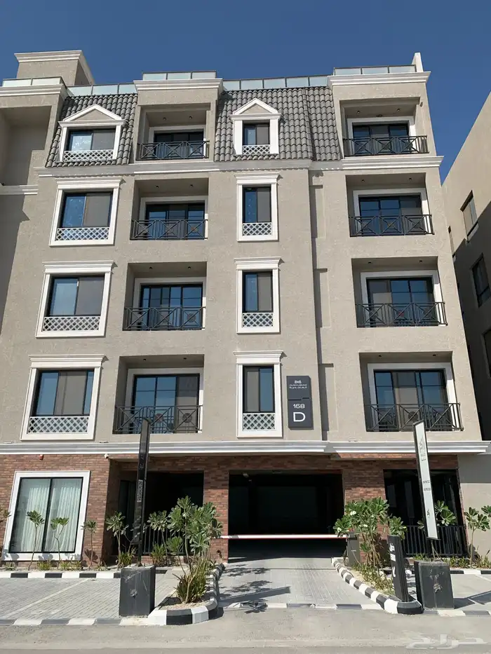 للبيع شقة فاخرة في حي البحر 3