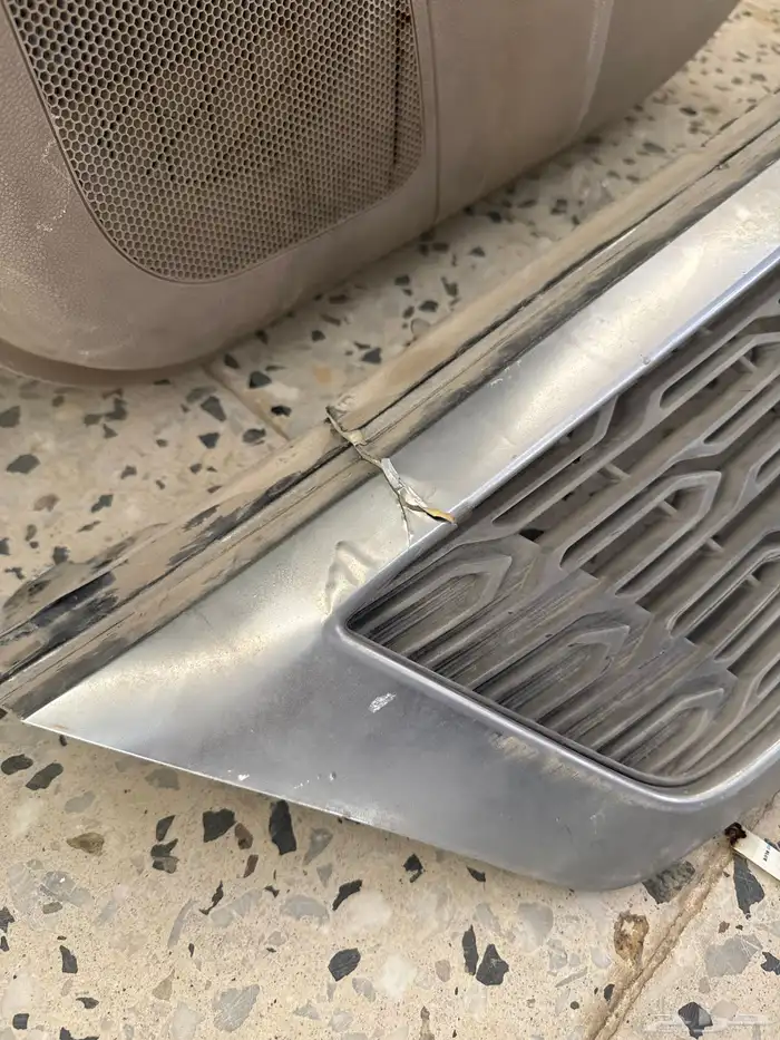 قطع كيا كرنفال مستعملة 3