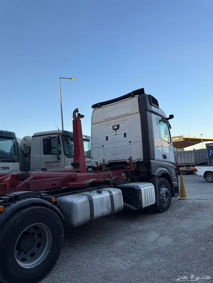 مرسيدس اكتروس مسكس مع هاجن حاويات 2021 - 2545 1