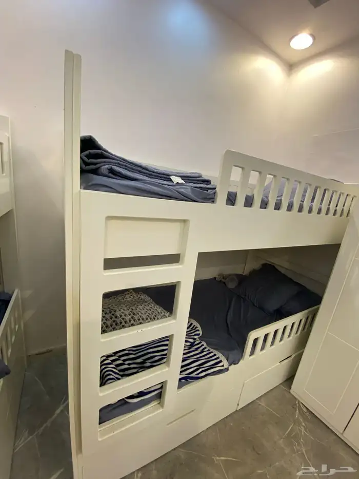 اثاث نظيف وشبه جديد 0