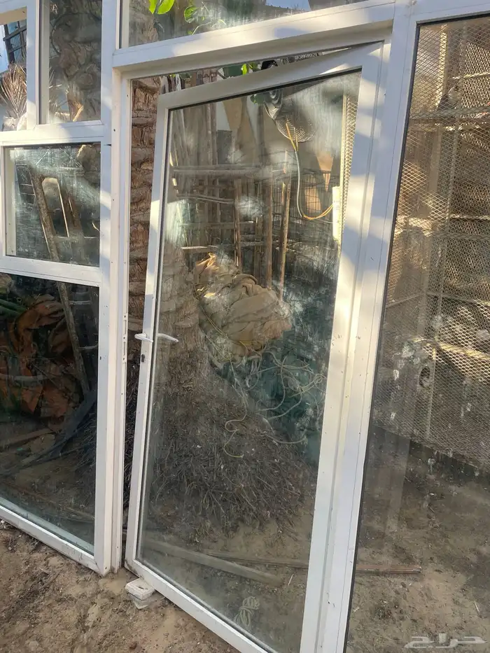 واجهه خياط وتنفع لاي محل الواجهه شبه جديده 2