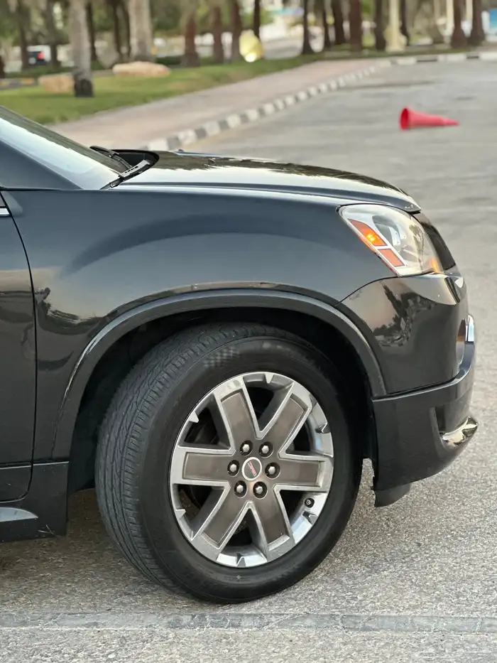 جي ام سي اكاديا 2012 دينالي اعلى فئة في الفل 11