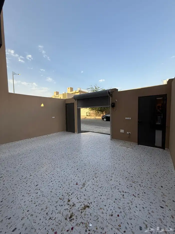 للبيع ارواف علويه وشقق ارضيه ببايكة سيارة ف شمال الخميس 5