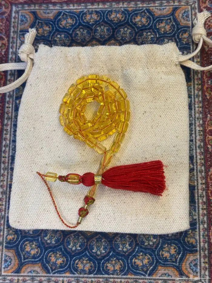 سبحة كهرمان عدد الخرز 57 السعر 300 0