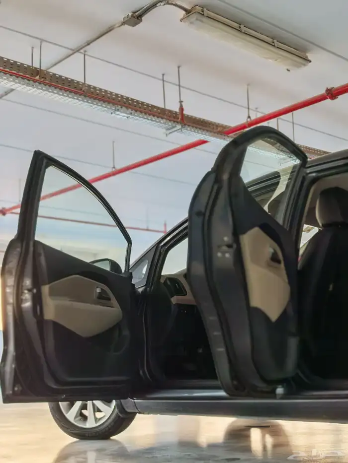 ريو هاتشباك نص فل مخزن 31