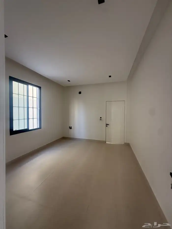 للبيع فلل مودرن مساحة 300 درج داخلي وادوار كبيره بالخليج جد 5