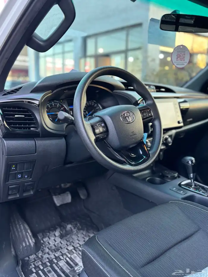 تويوتا هايلوكس 2023 11