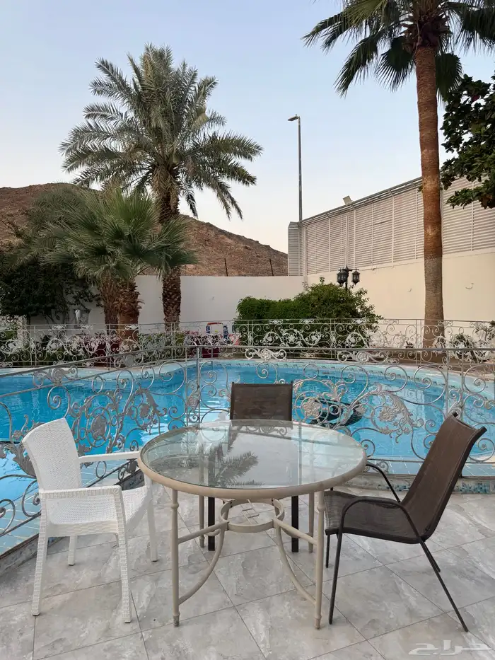 استراحة لاقينا هوم اشجار وزرع ومسبح كبير 0