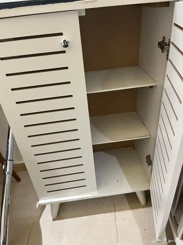 دولاب الجزم و كرسي السيارة للأطفال 3