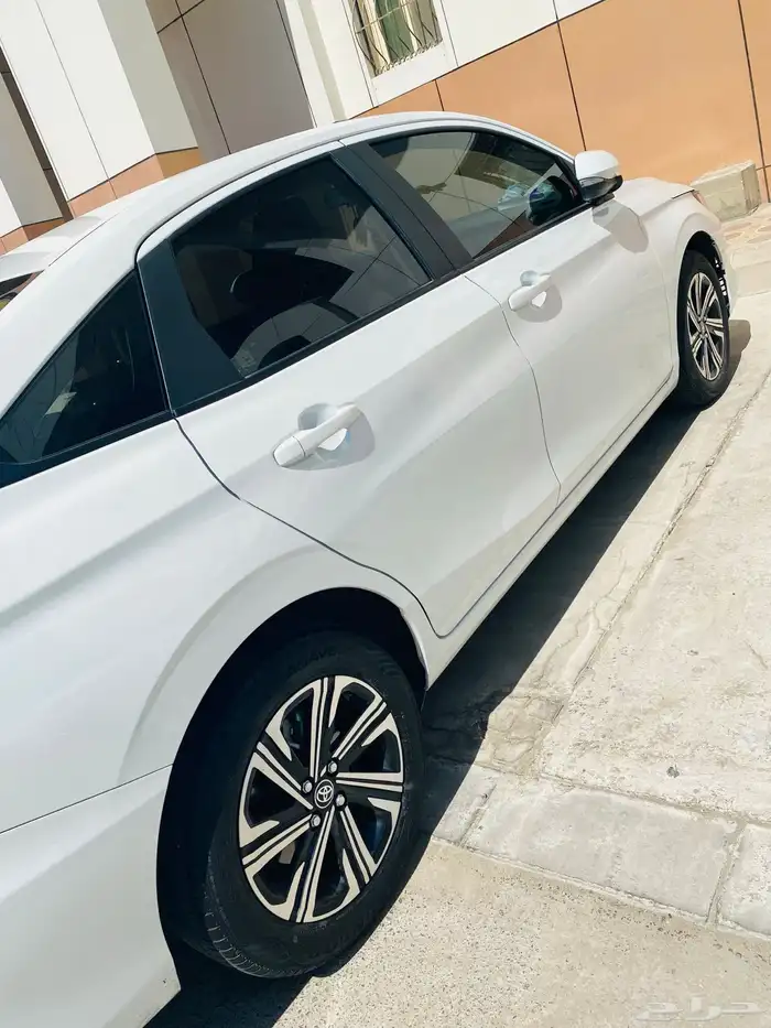 للتنازل ياريس فل كامل 2024 أعلي فئه 5