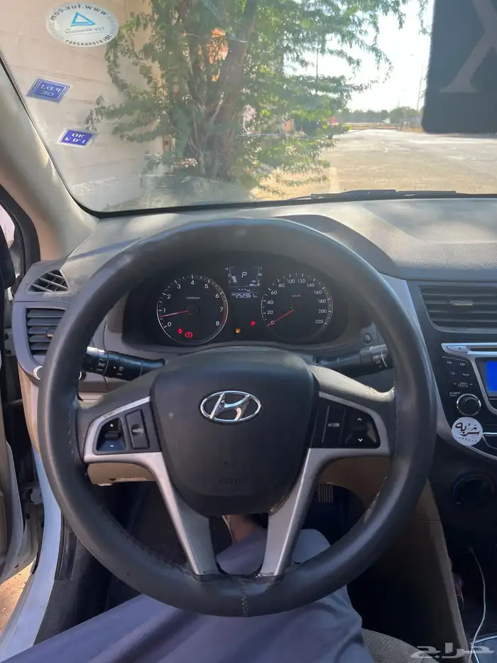 اكسنت 2015 الممشى 250الف فيه رشات متفرقه على السوم 0