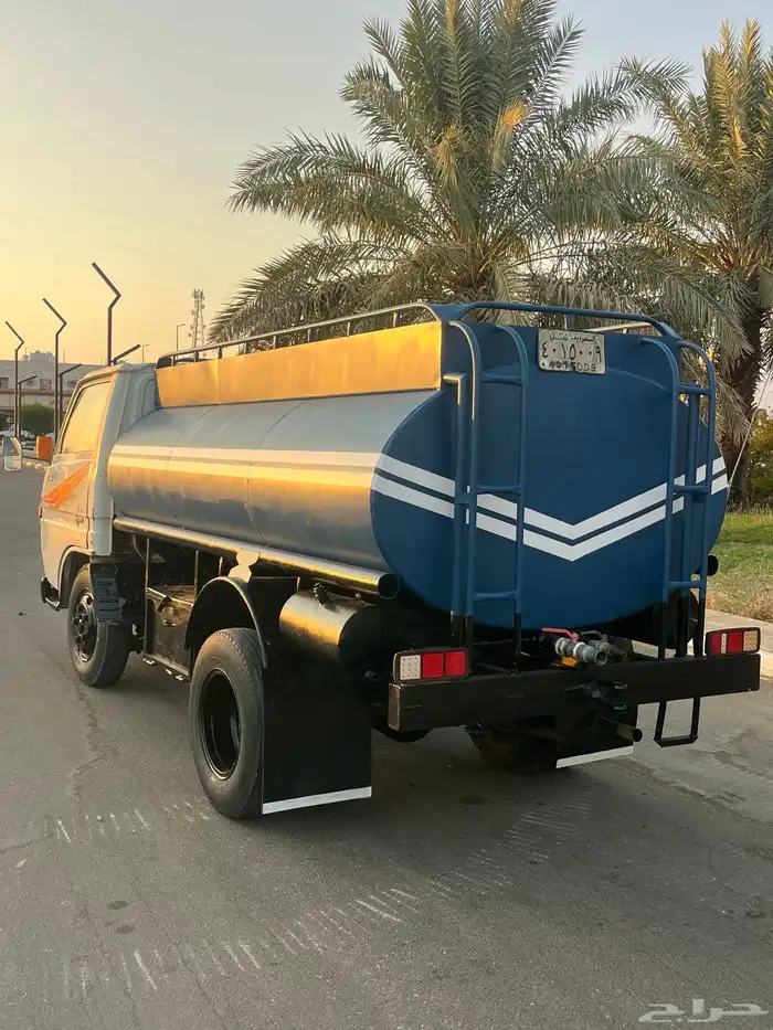 للبيع دينا 84تويوتا 4