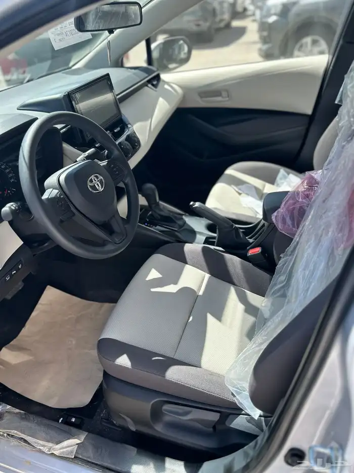 تويوتا  كورولا XLi فتحه فل كامل 2025 فضي 86200 شامل الضريبة 3