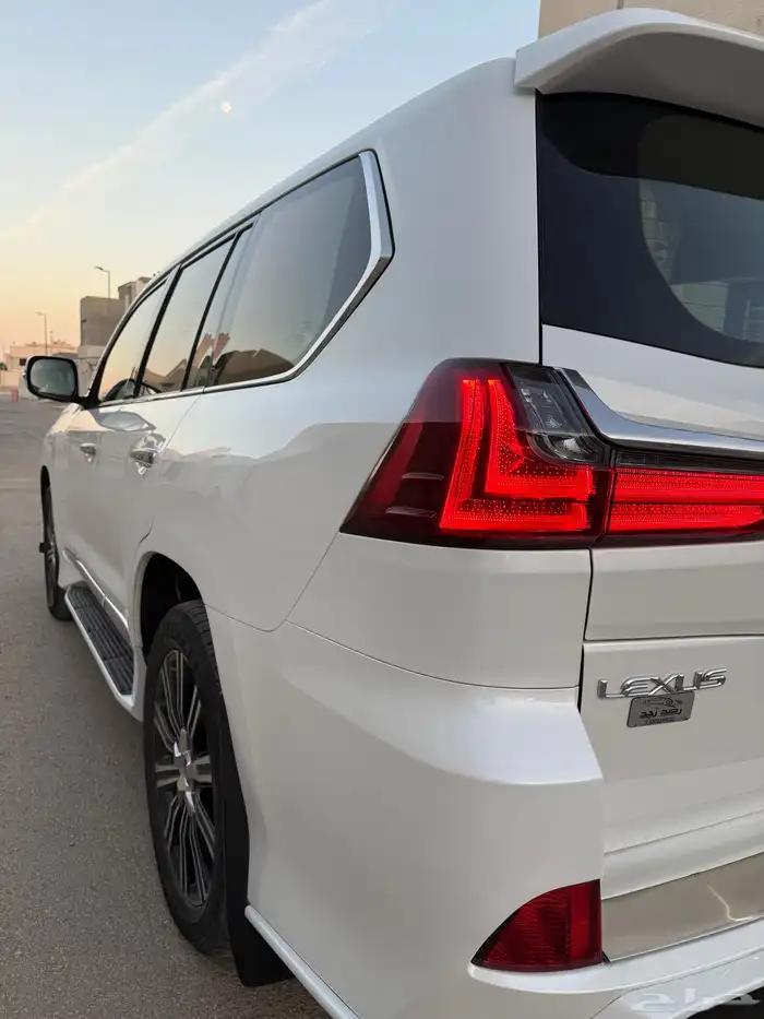 تم البيع تم البيع لكزس LX 2016 عداد 128 شرط 10