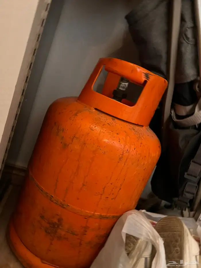 انبوبة غاز و قوارير موية للبيع 2