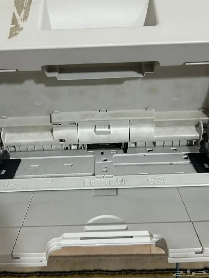 طابعه HP تقريبا جديده ناقصها تقريبا 3 احبار وممتازه 1