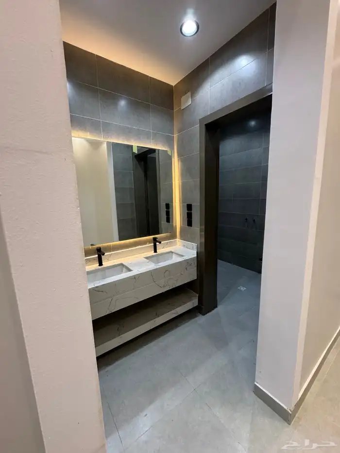 للبيع روف علوي دور ثاني مع ملحق بمشب مدخل مستقل 650 الف 18