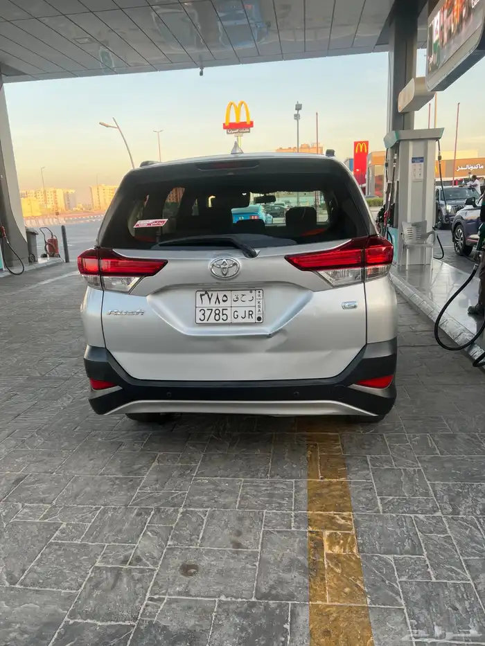 راش 2023 فضي سياره نظيفه 4