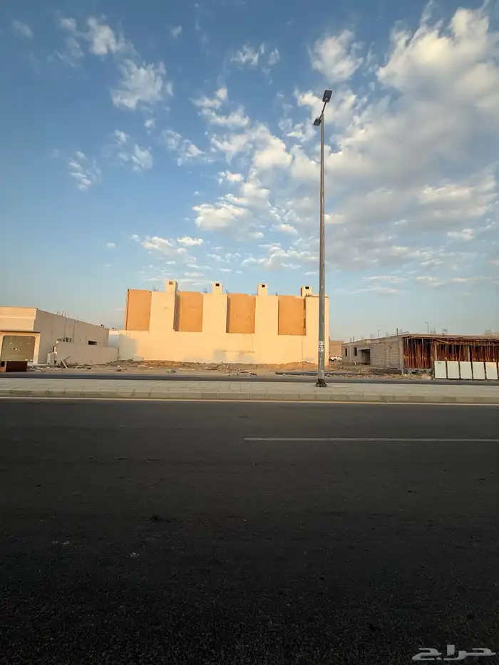 للبيع ارض تجارية في مخطط النبلاء م500 شارع 30م 6