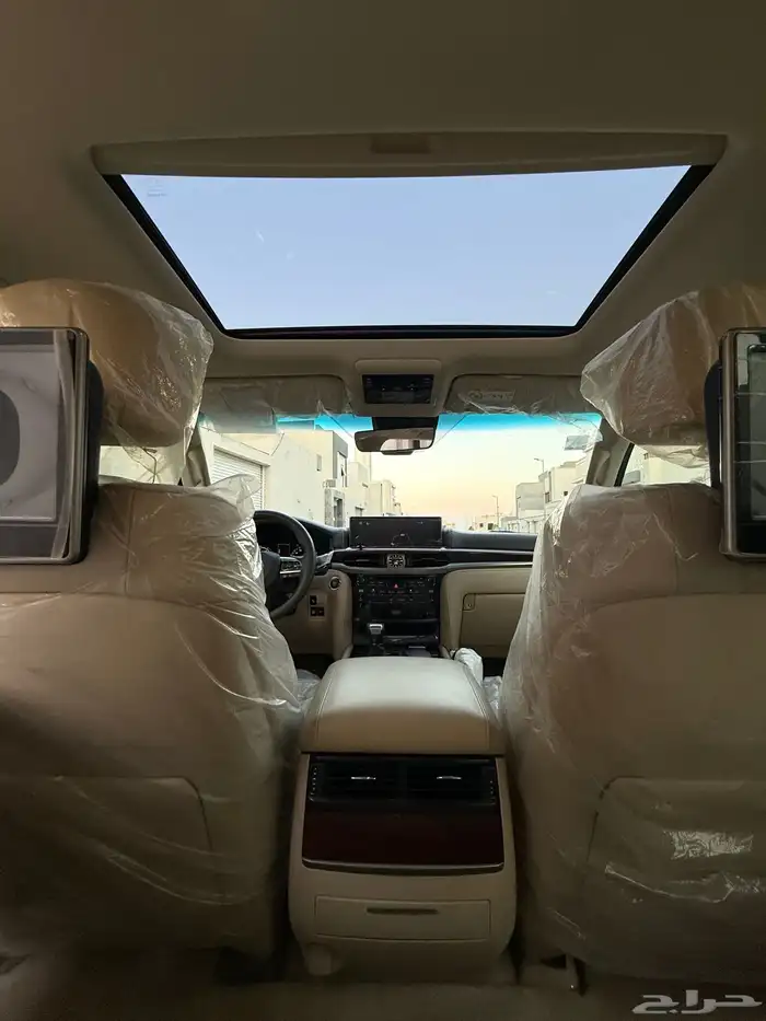 تم البيع تم البيع لكزس LX 2016 عداد 128 شرط 43