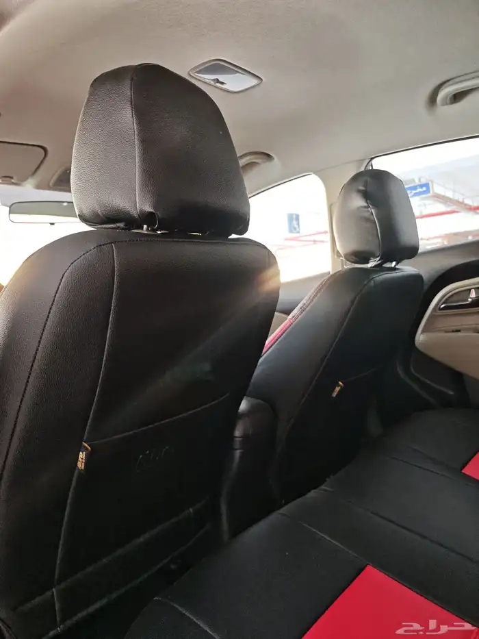 ريو هاتشباك نص فل مخزن 40