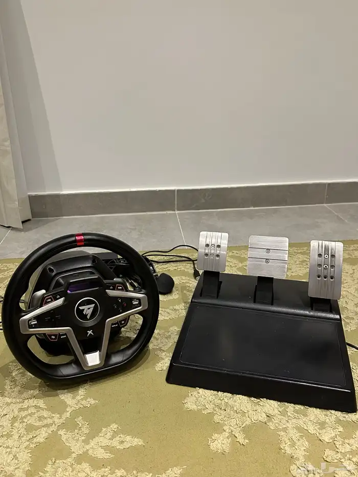 للبيع دركسون Thrustmaster T248 مع دعاسات T3PA- شبه جديد 0