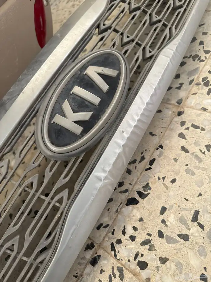 قطع كيا كرنفال مستعملة 4