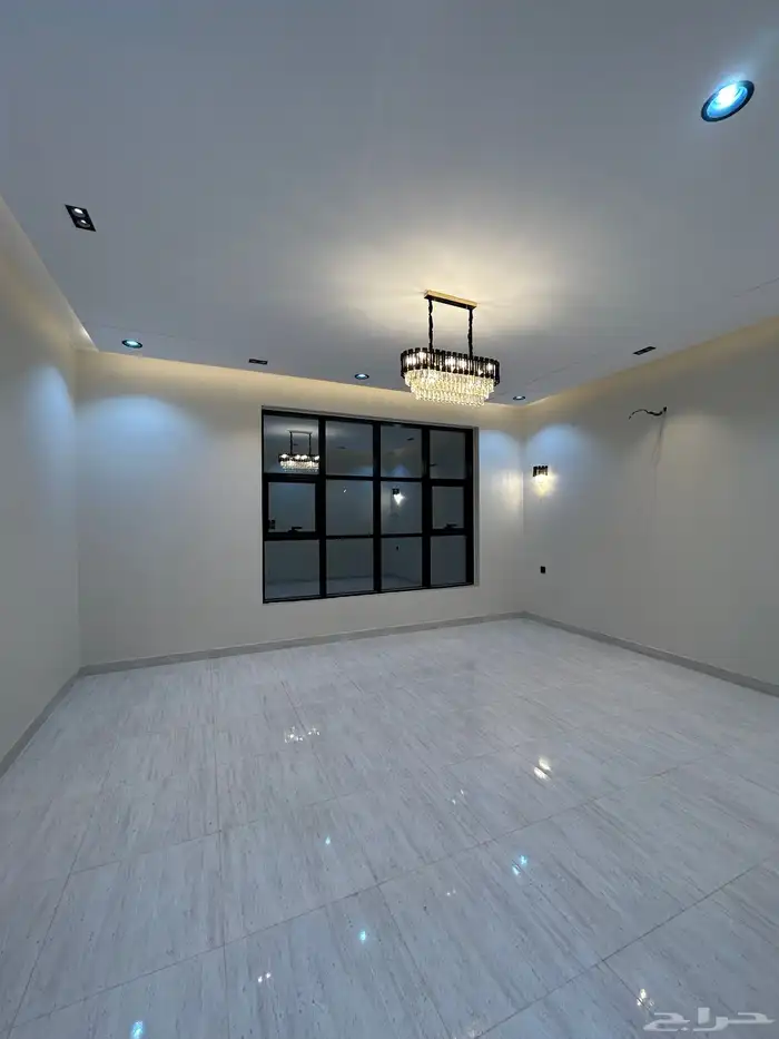 للبيع شقق علوية وأرضية مساحة واسعة مكتملة الخدمات حي الطلح 3