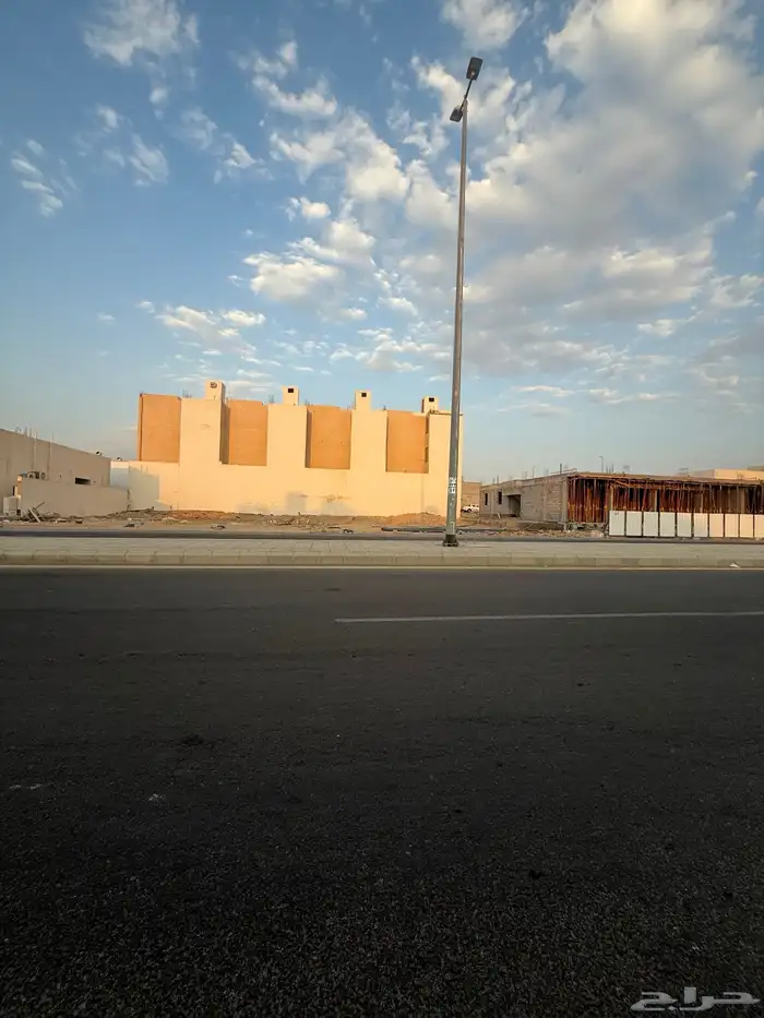 للبيع ارض تجارية في مخطط النبلاء م500 شارع 30م 1