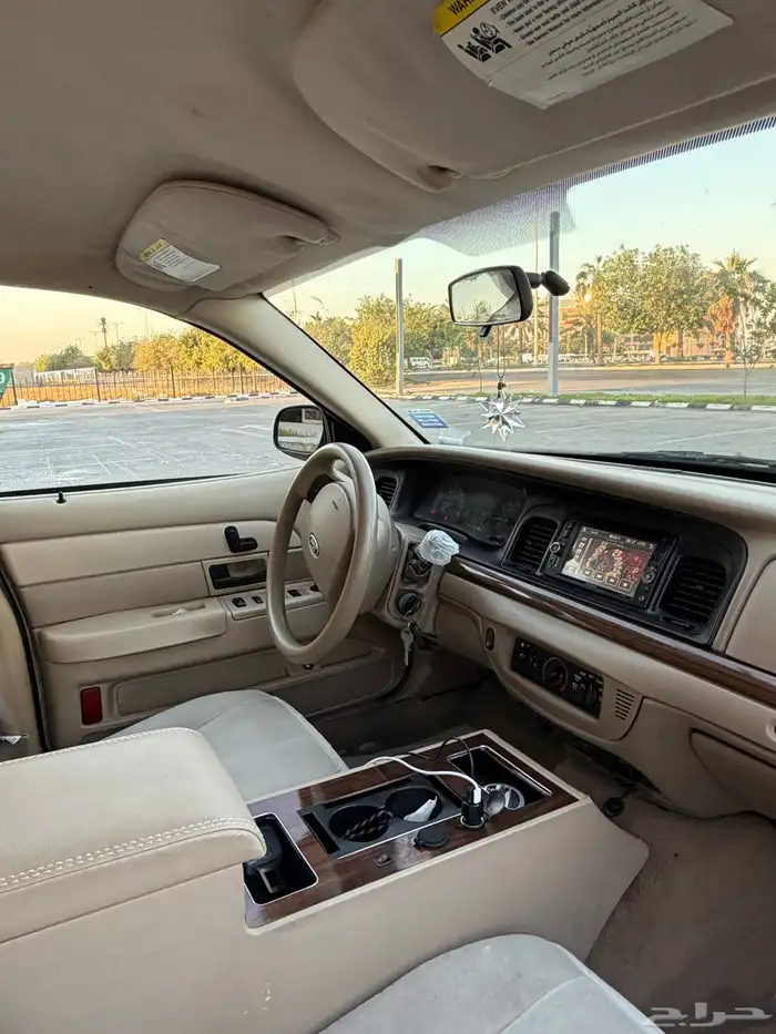 للبيع فورد فكتوريا 2011 7