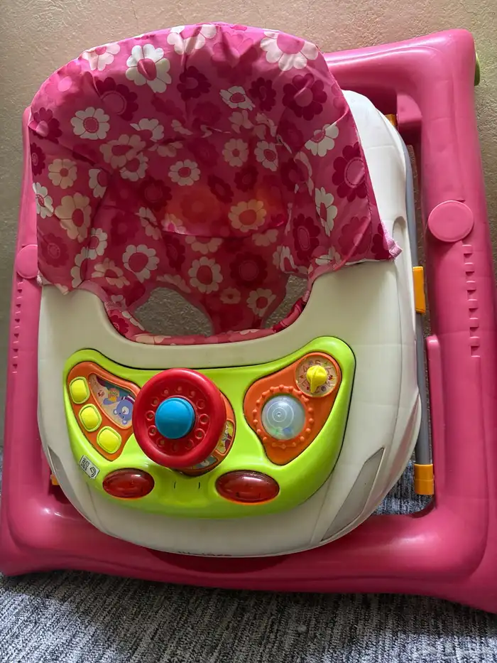 مشاية أطفال 2