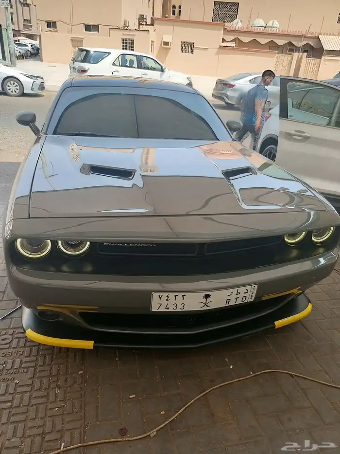 Dodge Challenger V8 5.7L HEMI 2