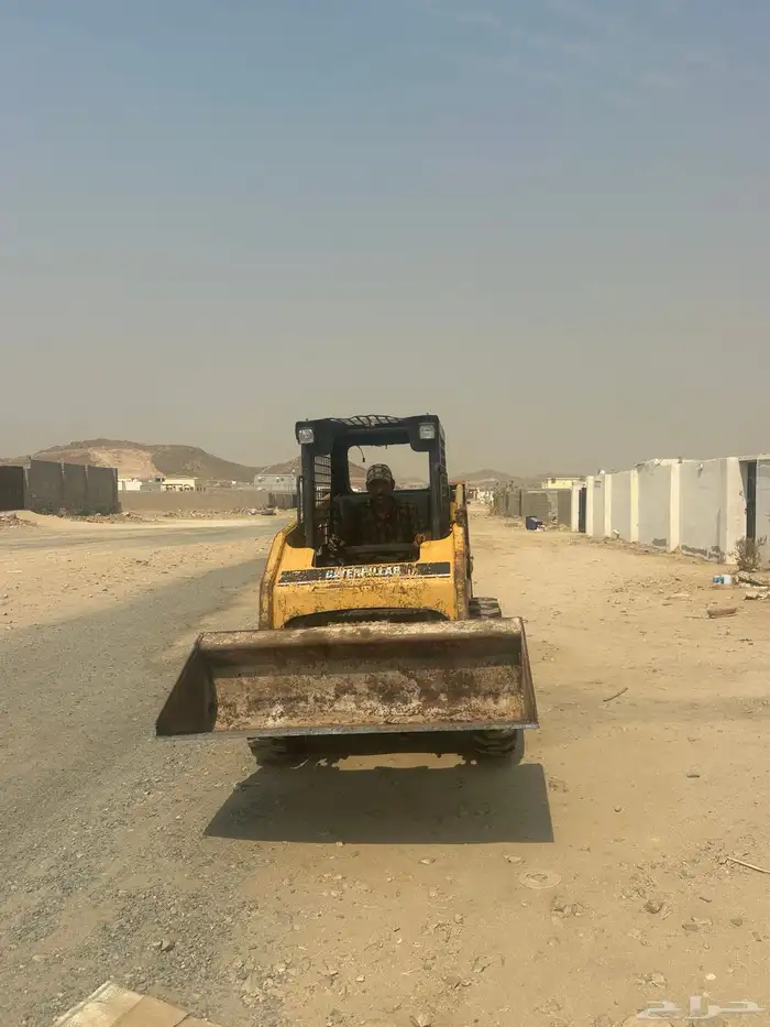 بوبكات كتر بلر جنزير وكفرات للبيع 11