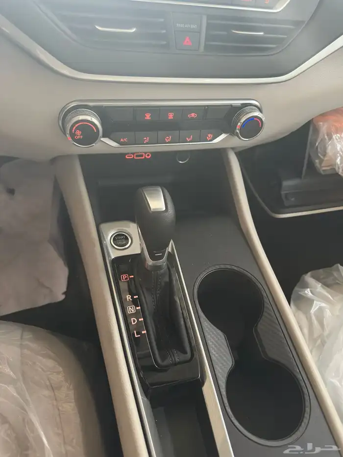 نيسان التيما S استندر 2024 اسود رصاصي ازرق عرض خاص 14