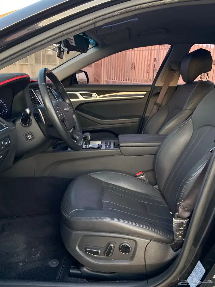 جنسس 2020 ( بنزين ) 3.3 12